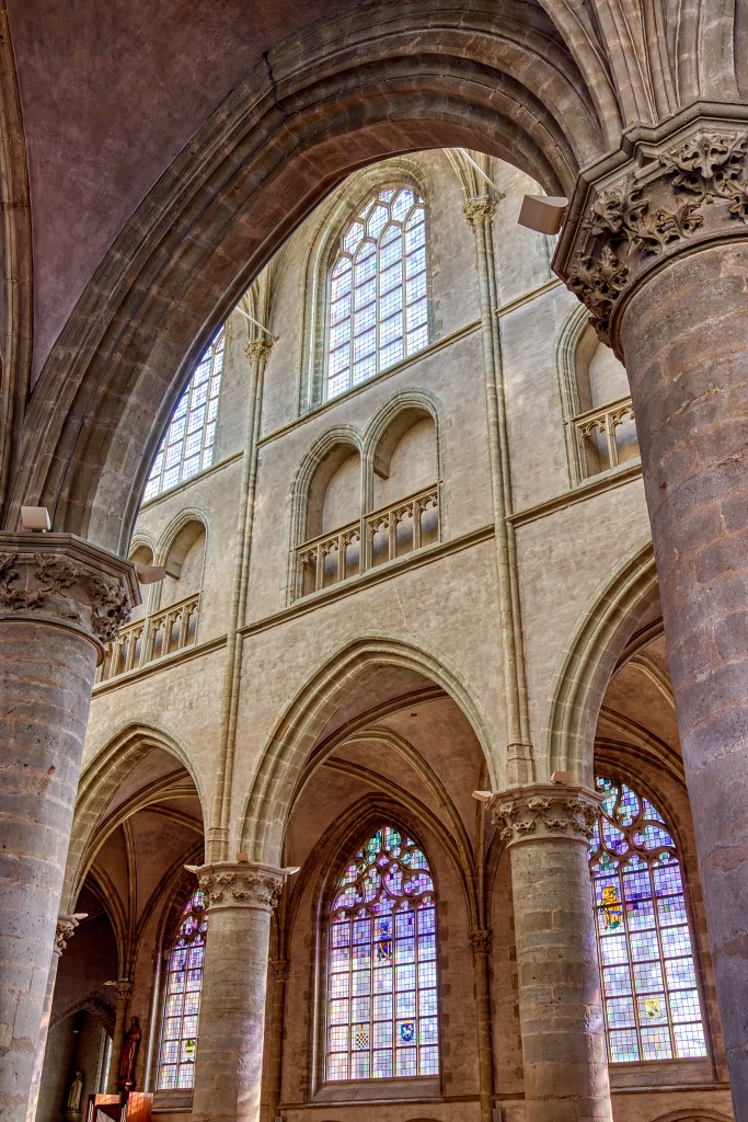HDR Basiliek Sint Willibrordus rooms katholiek kerk hulst kerkfotografie religie religion bedevaart pelerinage kathedraal pelgrimage saint cathedrale cathedral basiliek basilique basilica